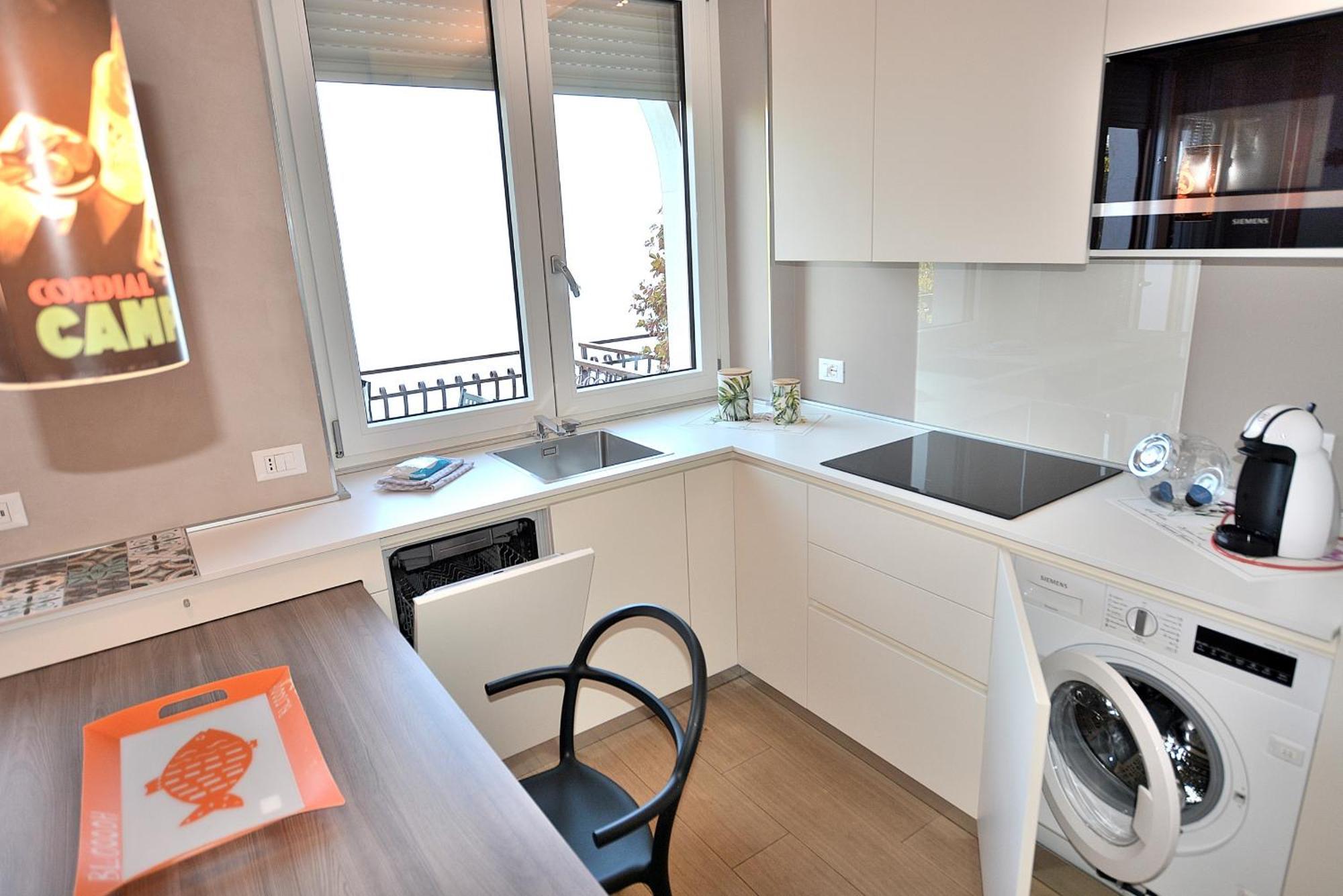 Leonardo Walsh Apartment With Lake View Torri Del Benaco Buitenkant foto