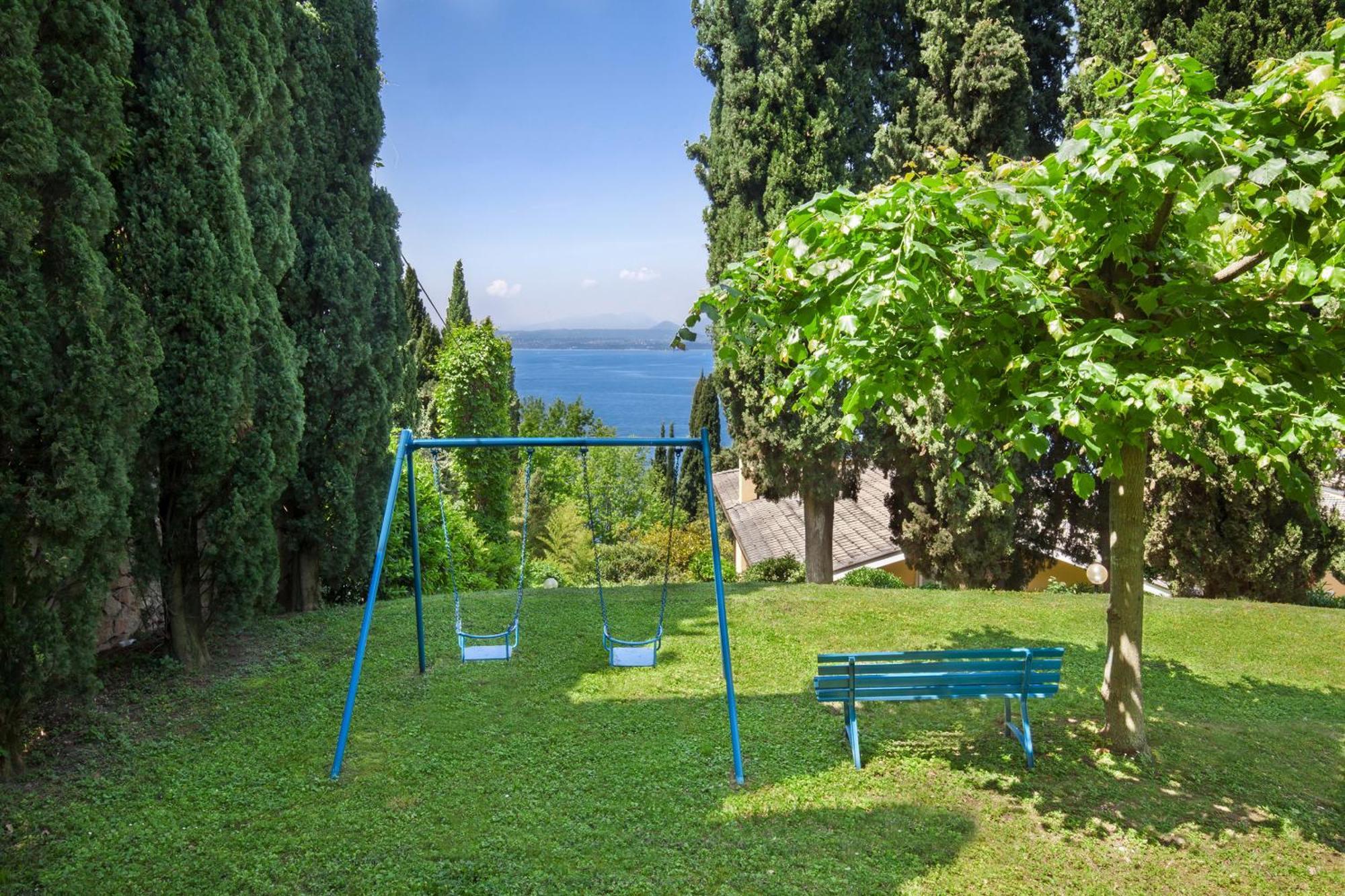 Leonardo Walsh Apartment With Lake View Torri Del Benaco Buitenkant foto