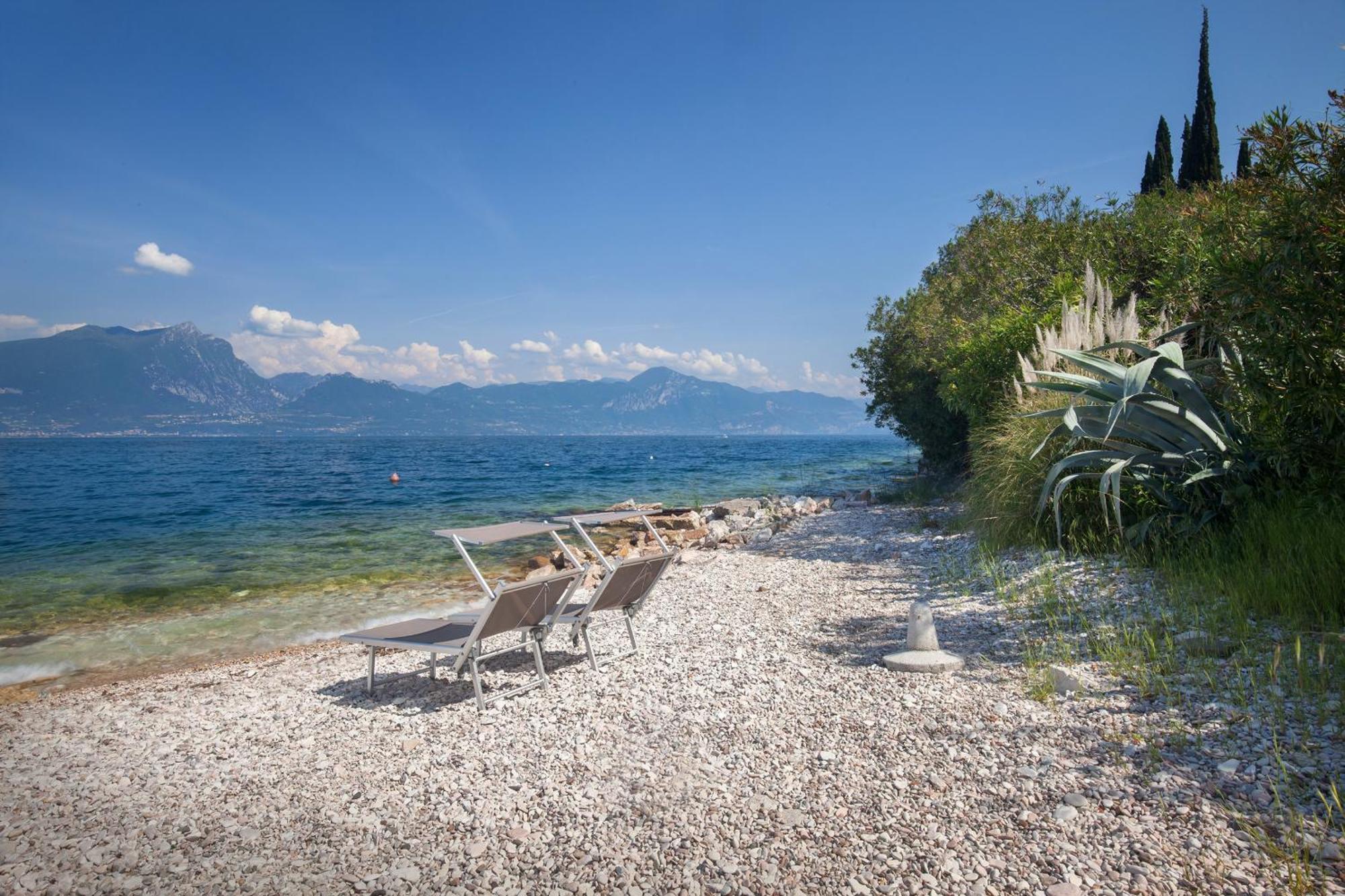 Leonardo Walsh Apartment With Lake View Torri Del Benaco Buitenkant foto
